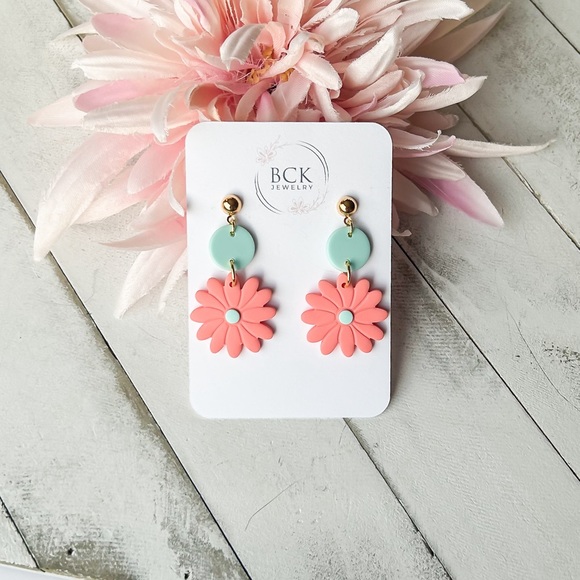 New Handmade Daisy flower earrings, statement earrings, bright earrings, unique - Picture 3 of 7